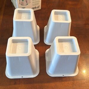 Bed Risers New Smart Way to Add 5" of Storage under your Bed